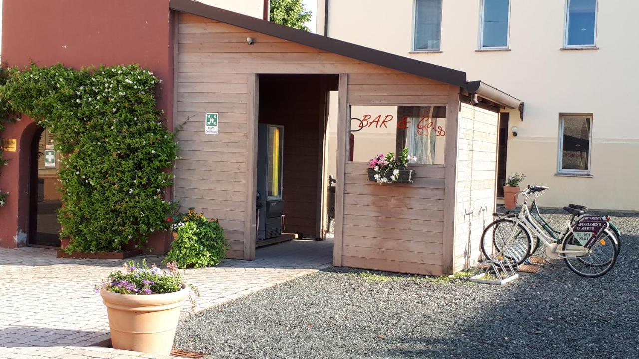 Villa Meli Lupi - Residenze Temporanee Parma Eksteriør bilde