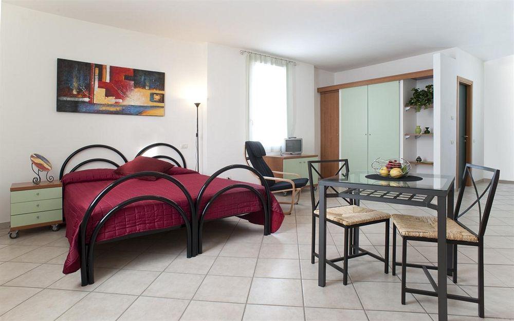 Villa Meli Lupi - Residenze Temporanee Parma Eksteriør bilde