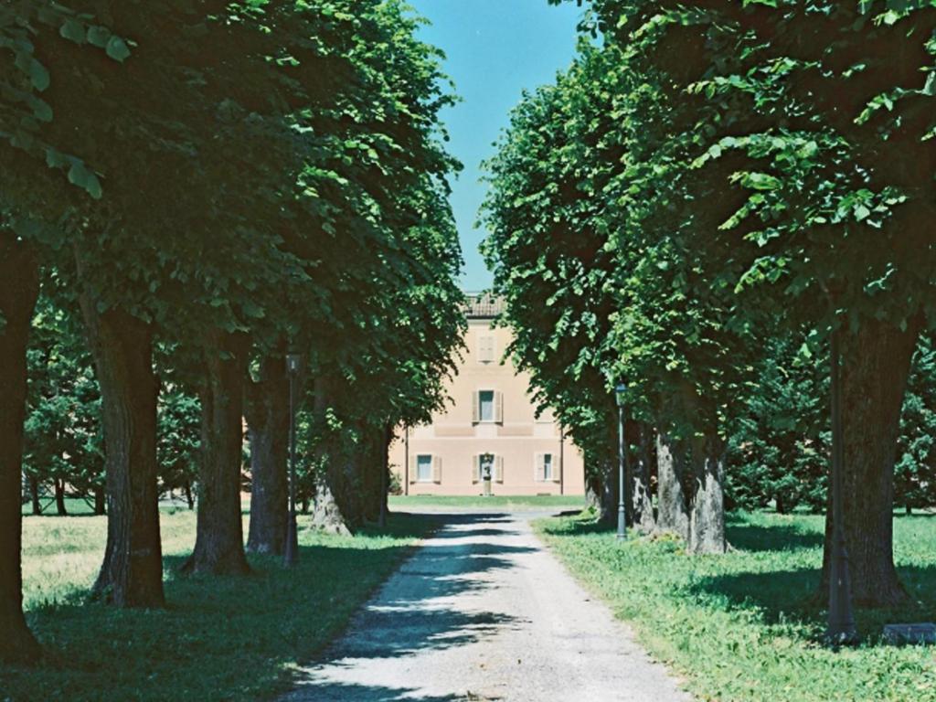 Villa Meli Lupi - Residenze Temporanee Parma Eksteriør bilde