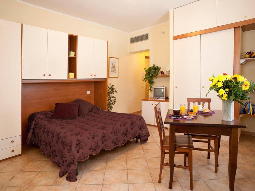 Villa Meli Lupi - Residenze Temporanee Parma Eksteriør bilde