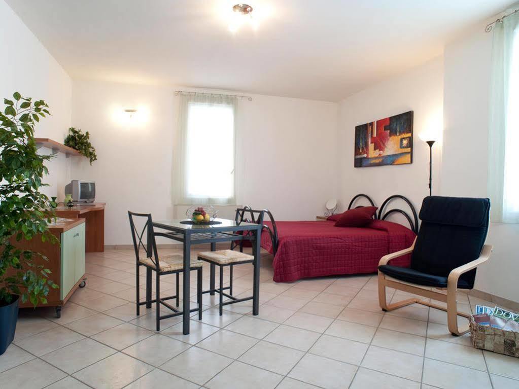 Villa Meli Lupi - Residenze Temporanee Parma Eksteriør bilde