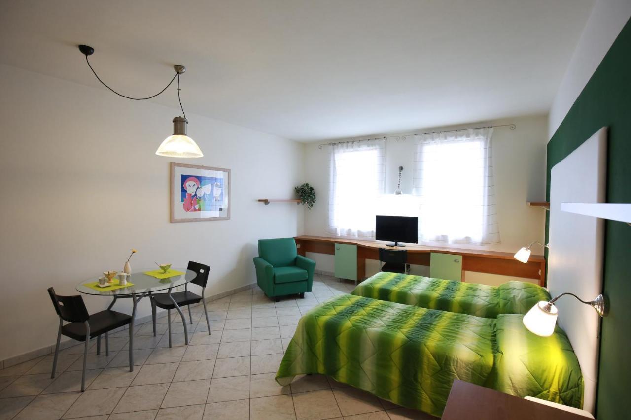 Villa Meli Lupi - Residenze Temporanee Parma Eksteriør bilde