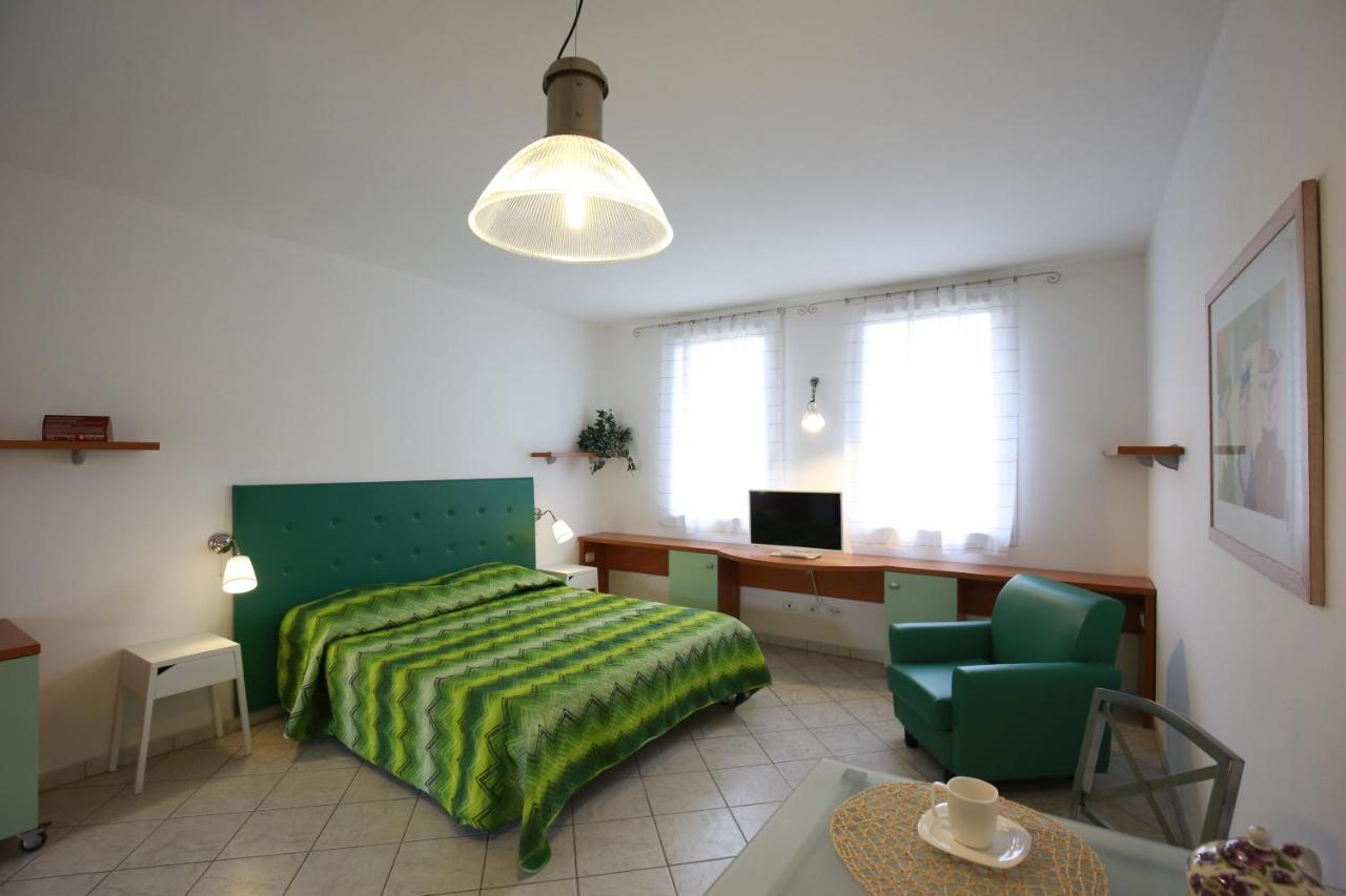 Villa Meli Lupi - Residenze Temporanee Parma Eksteriør bilde