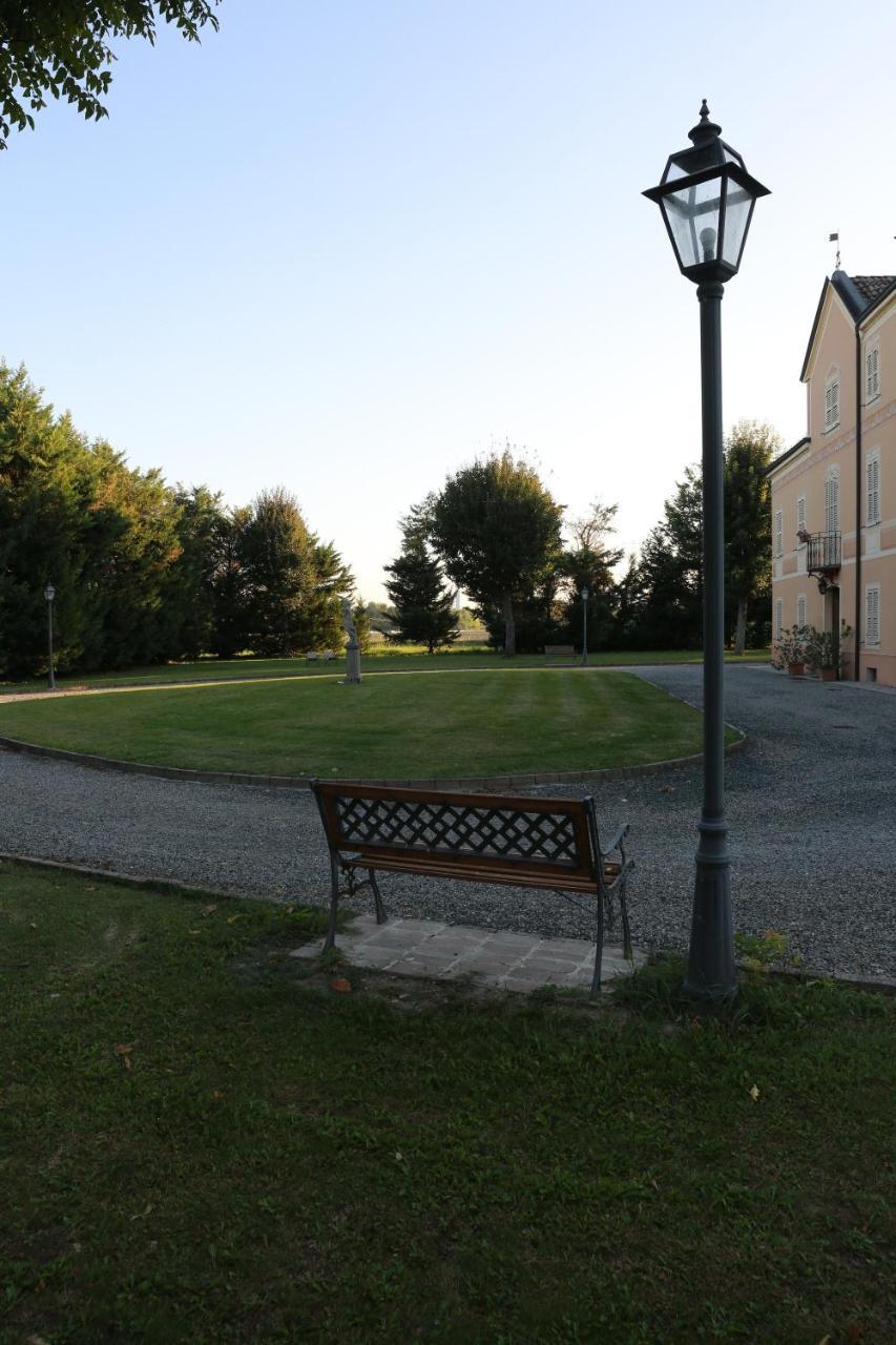 Villa Meli Lupi - Residenze Temporanee Parma Eksteriør bilde