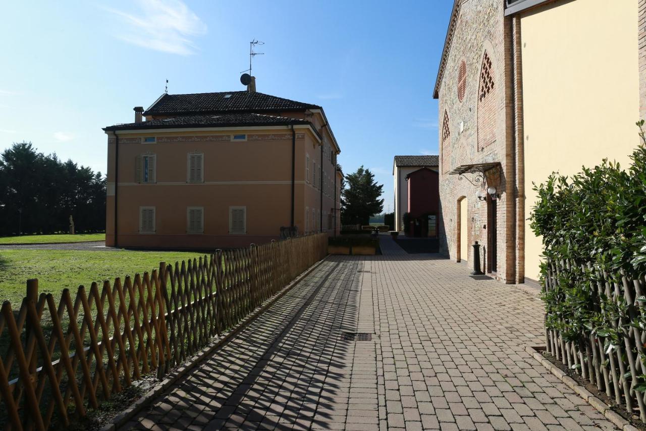 Villa Meli Lupi - Residenze Temporanee Parma Eksteriør bilde