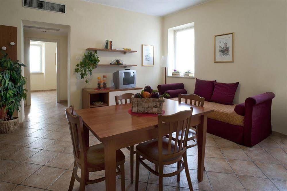 Villa Meli Lupi - Residenze Temporanee Parma Eksteriør bilde